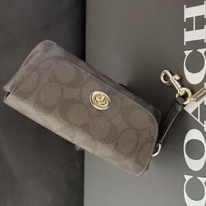 NWOT Coach Signature C Brown and Black Sunglasses Case No. 73639